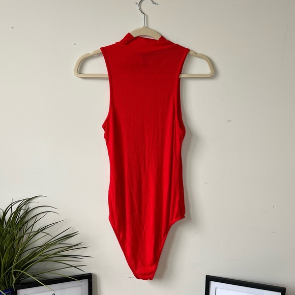 Sleeveless Ribbed Bodysuit - Picture 5 of 8